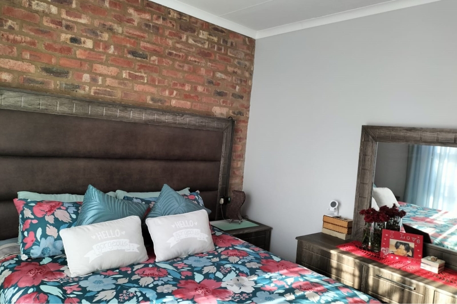2 Bedroom Property for Sale in Wilkoppies North West